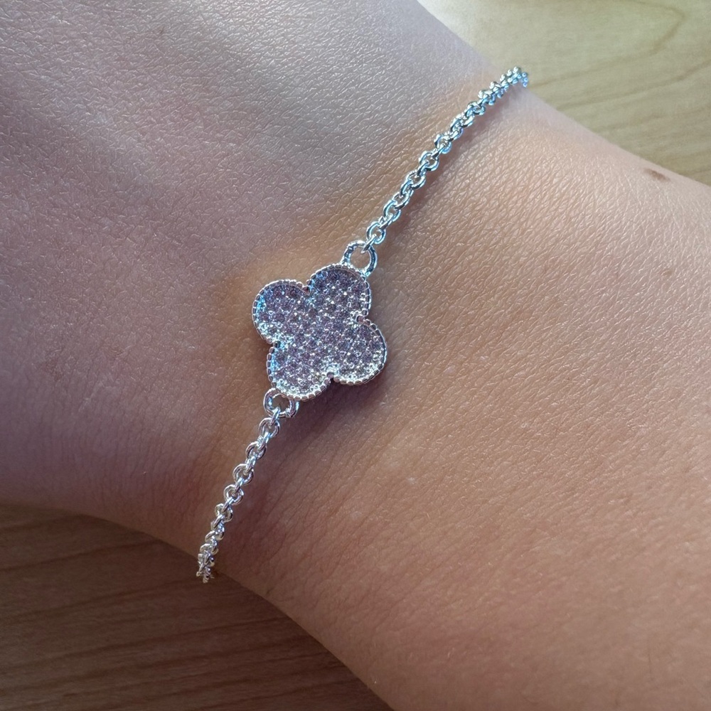 SILVER PLATED CLOVER BRACELET